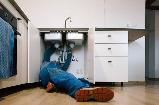 Professional Emergency Plumber technician working in Franktown, VA